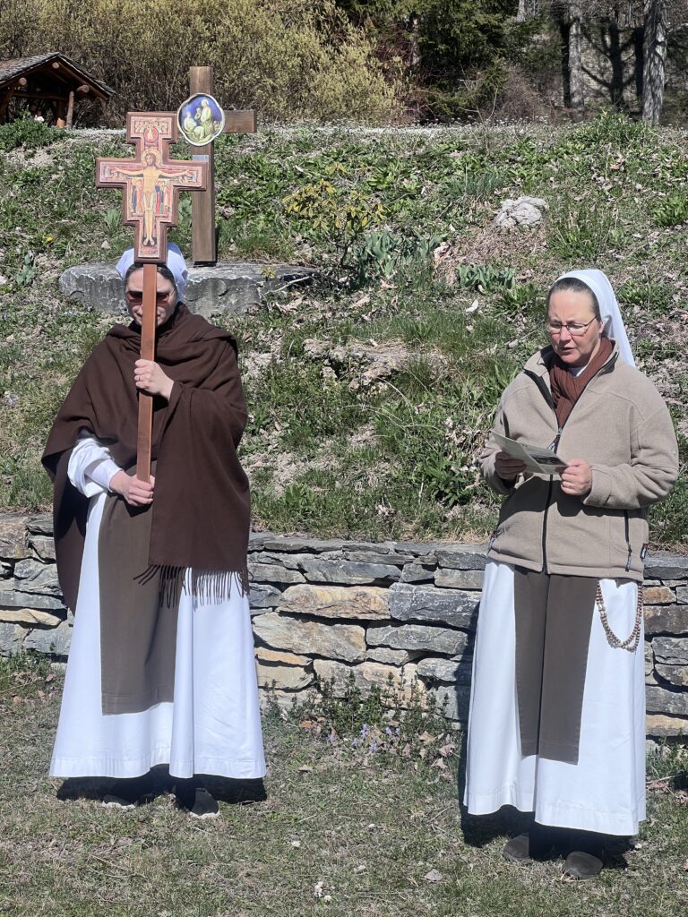 Chemin de croix, Communauté des Béatitudes Venthône